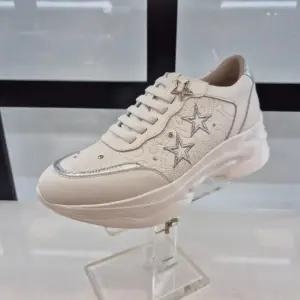 [엘칸토]엘칸토 HC11 소가죽 여성 스니커즈 Y0V2U61X310 (46180158)