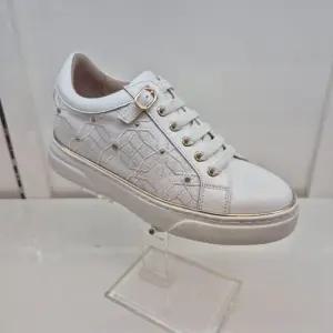 [엘칸토]엘칸토 HC11 소가죽 여성 스니커즈 B7Y9U6V1339 (46180133)