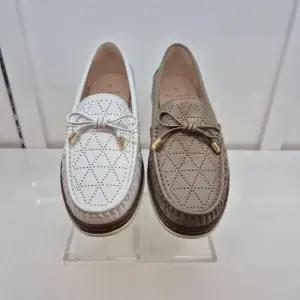 [엘칸토]엘칸토 HC11 소가죽 여성화 E0N8U51V3X3510 (46186650)