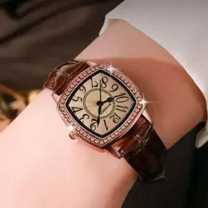 엣지 스타일 시계 가죽 여성 손목 리쉬 레트로 다이얼 여자시계 여성시계 손목시계