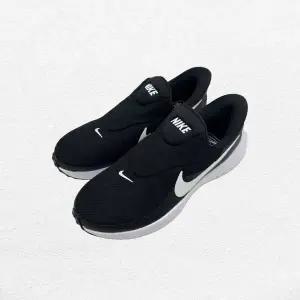 [나이키]레볼루션 8 이지온 블랙 HQ2414 001