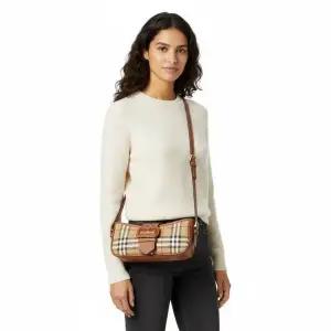 [버버리] 슬링 버클 숄더백 149557401