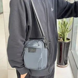 남성 캐주얼 아웃도어 미니 크로스백 작은 남자 여자 데일리 보조 가방