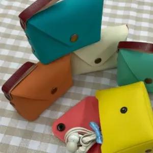 색상랜덤 1개 9x6 인조가죽 동전 지갑 똑딱 단추 파우 동전지갑 미니파우치 동전지갑키링