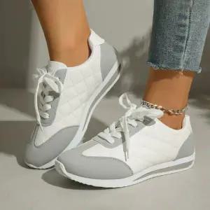 여자 세련된 퀄팅 레더 배색 디테일 빅사이즈 스니커즈