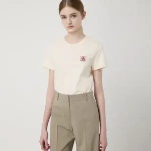 [롯데백화점]씨씨콜렉트 엠브로이더리 베이직 티셔츠 (C252PSM331)