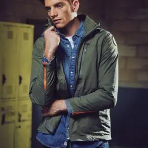 [기타브랜드][DLX] 남성 사파리 바람막이 자켓 카키