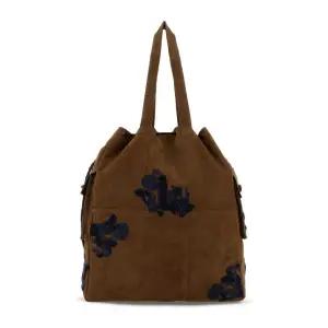 브라운 스웨이드 플로럴 민스터 쇼퍼백 BA01055 BROWN