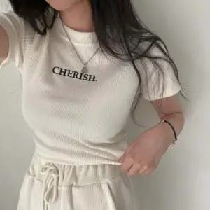 체리쉬 여성 모던 레터링 여름 반팔 크롭 티셔츠 데일리룩