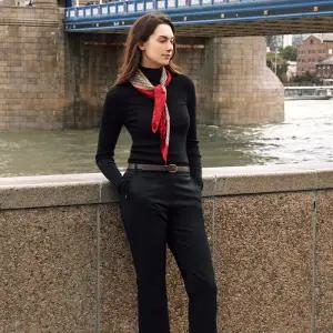 아쿠아스큐텀 정상가 119,800원 여성 메탈사 니트 풀오버