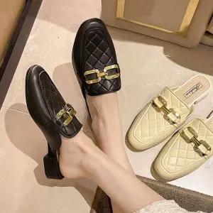 세련된무드 PI714083 퀄팅 디자인 체인장식 포인트 여성 블로퍼