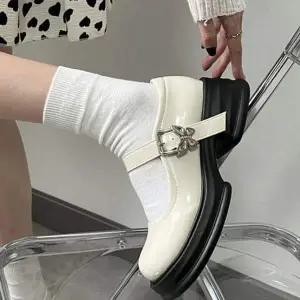 여성 IO979517 나비 포인트 통굽 로퍼 키높이 샌들힐