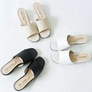 국내제작 QO945988 201 로우힐 토오픈 뮬 슬리퍼 샌들