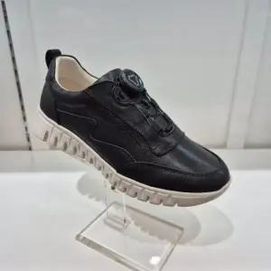 [엘칸토]엘칸토 HC11 소가죽 여성 스니커즈 W3V8U6X1319 (46180225)