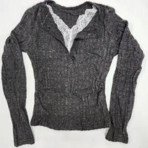 슬림핏 긴팔 레이스포인트 헨리넥 골지티 가을티셔츠