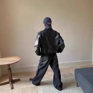 샤오원샵 키작남 항공 점퍼 슬림핏 숏 PU가죽 무스탕 자켓 코트 남자 빈티지 봄 꾹1