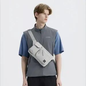 [내셔널지오그래픽]N265ACR630 라이트 와이드 크로스백 L/GREY