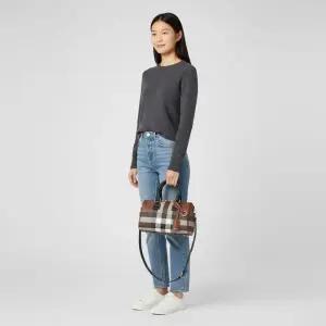 [버버리] 체크 미니 볼링백 8112226 150903675