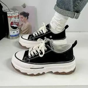 [하프클럽/다잇템]여자 일상룩 키높이 캐쥬얼 두꺼운굽 스니커즈