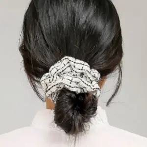 엔젤슈슈샤인트위드곱창밴드 화이트)스크런치 리본머리끈 헤어슈슈 스크런치 곱창밴드