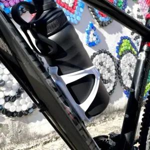 화이트 물병 물통거치대 자전거