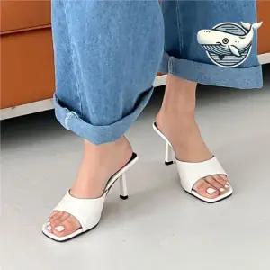 여름 슬리퍼 스퀘어코 미들굽 샌들힐 우아한 여성슬리퍼 플립플랍 여름슬리퍼