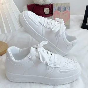 여자 KOD824U3 가벼운 데일리 캐주얼 운동화 나들이 스니커즈