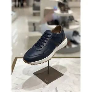 [백화점 정품] 25FW 닥스 남성 오쏠라이트 생고무창 키높이 밴딩 스니커즈 DMX574 네이비 (DMX574KA40)