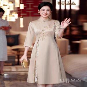 티류으스 혼주 드레스 결혼식 연회장 촬영 애프터 부모님 피로연 원피스 중년여성 엄마