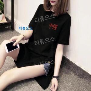 여성 반팔 롱 티셔츠 레터링 블랙 화이트 핫팬츠와 잘 어울리는 슬림 박스티 기본 티류