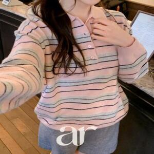 울함유 (램스울/스트라이프/군살커버핏) 라일린 램스울 스트라이프 카라 루즈핏 니트