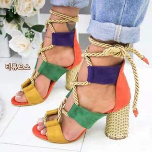 여성 여름 샌들 통굽 스트랩 형광 컬러 하이힐 샌들힐 유니크힐 티류으스
