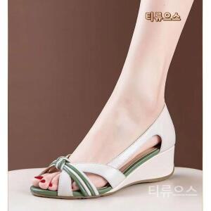 뒤막힌 샌들 중년 할머니 뒤꿈치막힌 여름 발편한 50대 여자 신발 슬리퍼 엄마 티류으