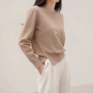 사선골드버튼니트