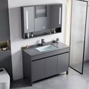 예쁜 욕실 세면대 하부장 일체형 간이 수납장이 있는 카페 인테리어 600mm