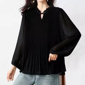 [퀸이즈][퀸이즈] [99까지]마터 넥 버튼 포인트 루즈핏 블라우스