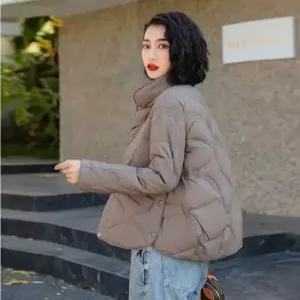 여성 경량패딩 흰오리털 충전재 겨울점퍼 숏패딩 환절기 아우터 높은융모량 뛰어난보온력 풍성한볼륨감