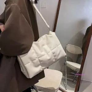 미니 패딩 숄더백 카세트efg157