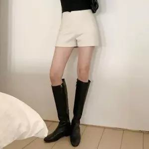 [다잇템][다잇템] 여자 짧은 하이웨이스트 폭신 탄탄 보온 스웨터 반바지_239