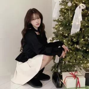 [다잇템] 여성 블라우스 탱크 리본 연말 벨루어 데이트룩