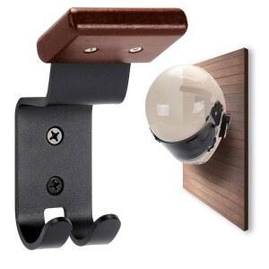 TOKCKYBL 오토바이 헬멧 홀더 벽 마운트 - 솔리드 우드 및 스틸 기어 오거나이저 랙, 후크 2개, 헬멧, 축구 장비, 스키 모자, 재킷용 튼튼한 디스플레이 행거