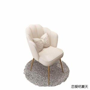 화장대 스툴 우드 유럽풍 소파 미니형 베란다 디자인체어 베개 사이드 강아지스톨의자 뽀글이