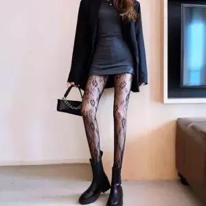 2컬러 페미닌룩 로즈 레이스 꽃무늬 망사 팬티스타킹 WFJOZF2