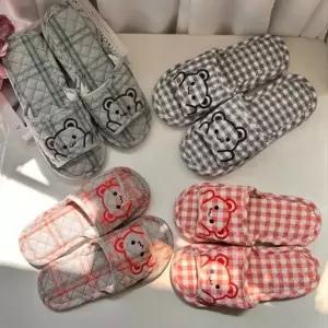 3중 쿠션 큐티베어 여성 남성 실내화 푹신한 층간소음방지 미끄럼 삼중패드 3겹 사계절 거실화 면슬리퍼