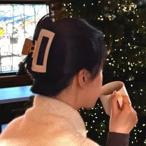 말랑 실리콘 집게핀 브라운