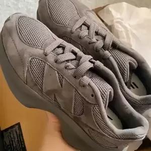 뉴발란스 WRPD 러너 캐슬락 운동화 러닝화 조깅화 UWRPDTBE