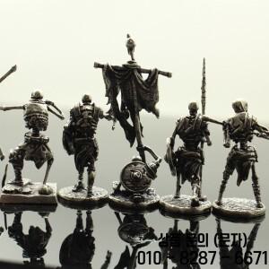 구리 해골 군단 인형 미니어처 자동차 장식 레트로 금속 모델 동상 장난감 남자