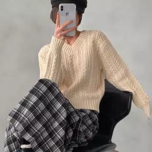 여성 빨강 꽈배기 브이넥 겨울 니트 스웨터