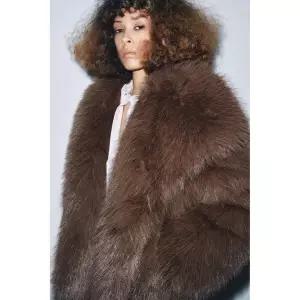 [정품] 자라 자켓 코트 데일리 아웃터 ZARA ZW 컬렉션 페이크 퍼 숏 - 브라운