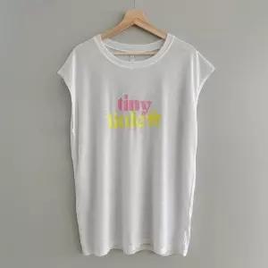 리틀플라워캡소매나시티 GOQ953M404 빅사이즈 사이즈에서 자유로운 그녀~